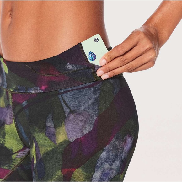 Lululemon Wunder Under Hi-Rise Tight (Full-On Luxtreme 28")
Aura DarkChromeMulti - Picture 5 of 5